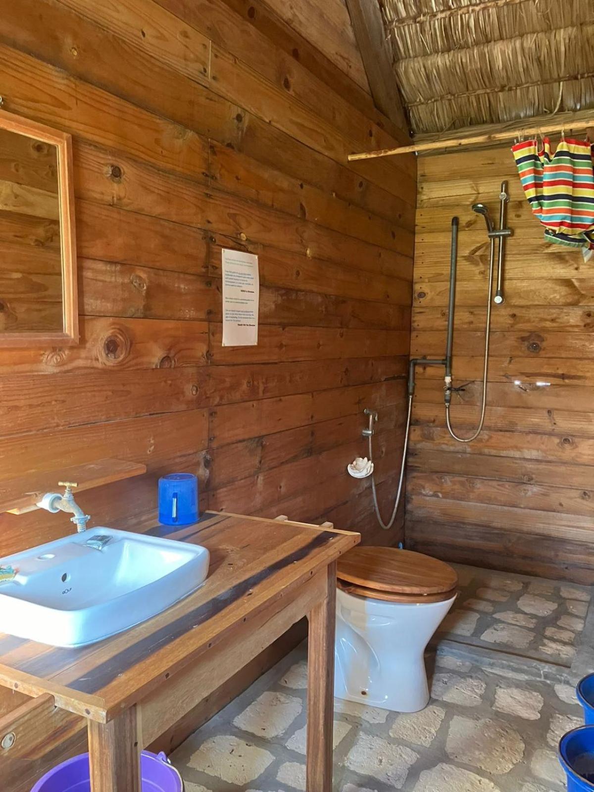 Vazaha Vezo Bed & Breakfast Andavadoaka Dış mekan fotoğraf